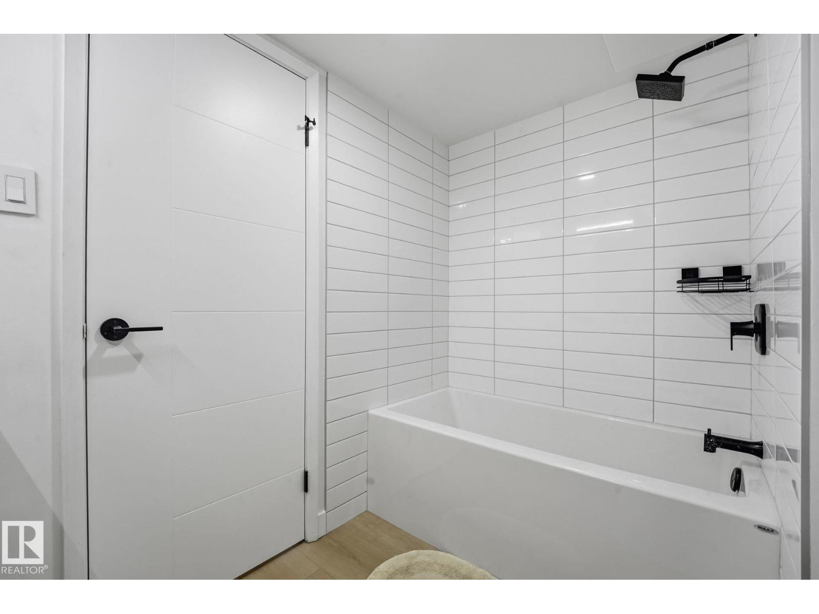 #1404 10160 115 ST NW - 19