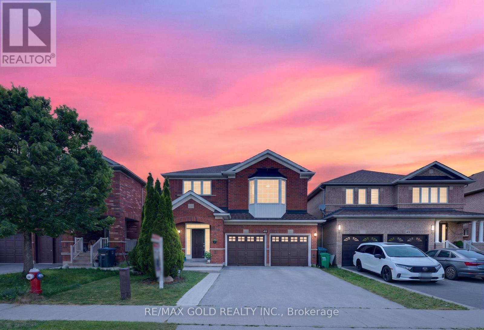 40 DUNURE CRESCENT - 1