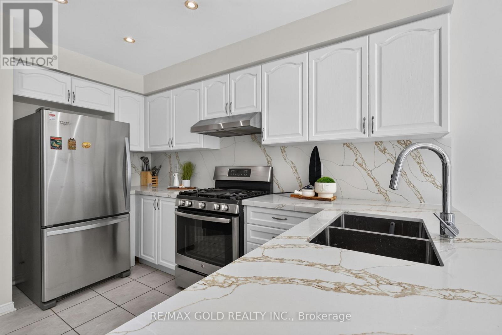 40 DUNURE CRESCENT - 21