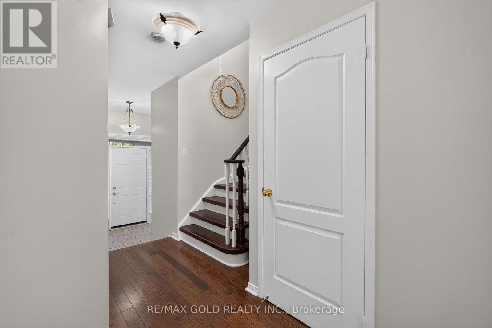 40 DUNURE CRESCENT - 6