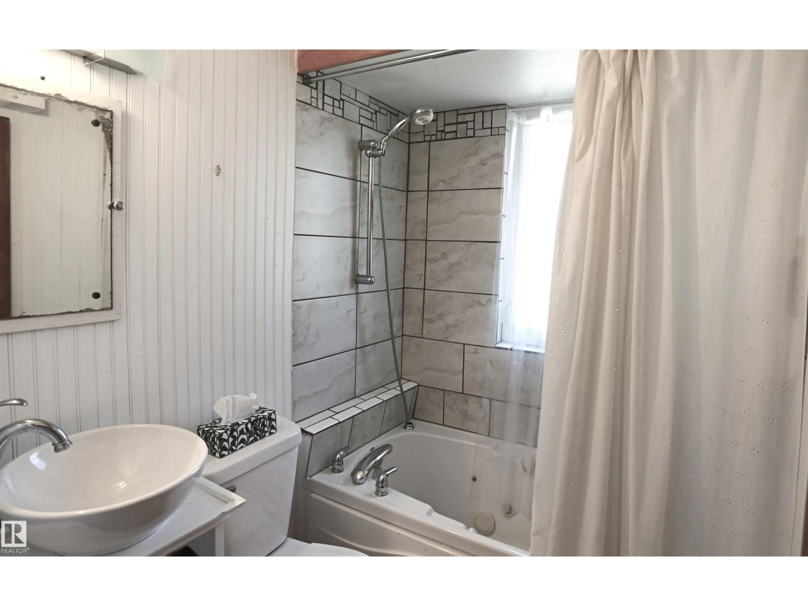 4807 53 AV — photo 11