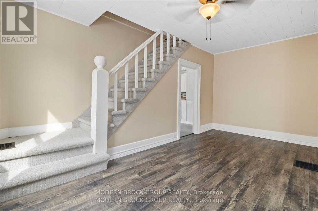 96 BROCK STREET - 10