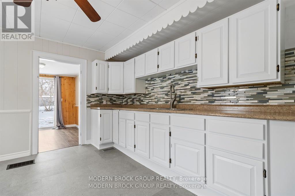 96 BROCK STREET - 14