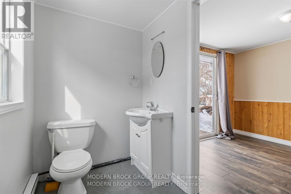96 BROCK STREET - 18