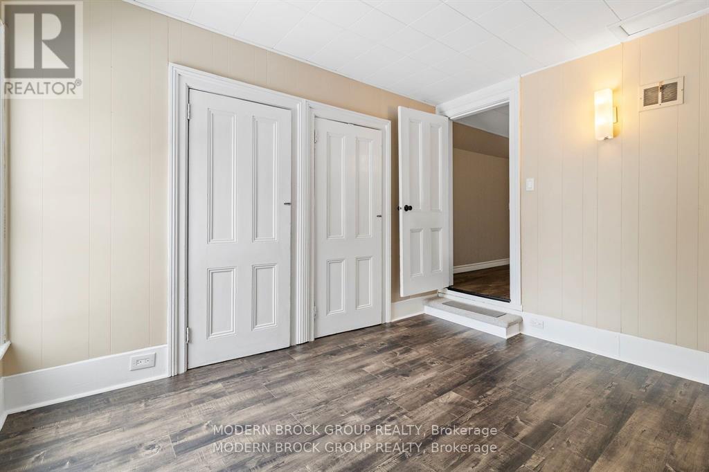 96 BROCK STREET - 23