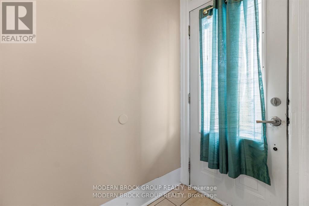 96 BROCK STREET - 4
