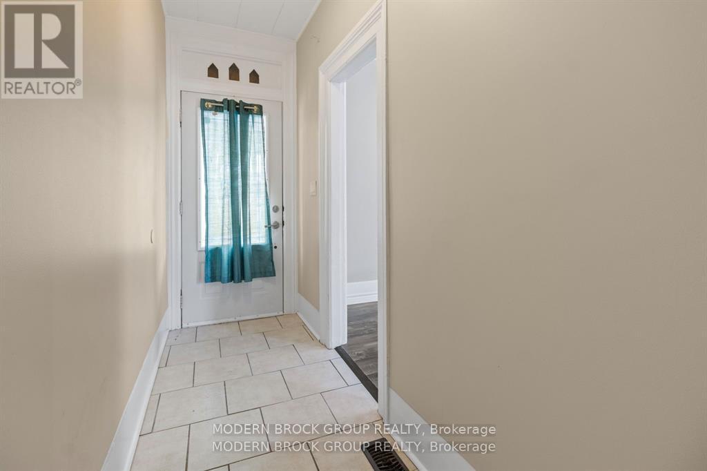 96 BROCK STREET - 5