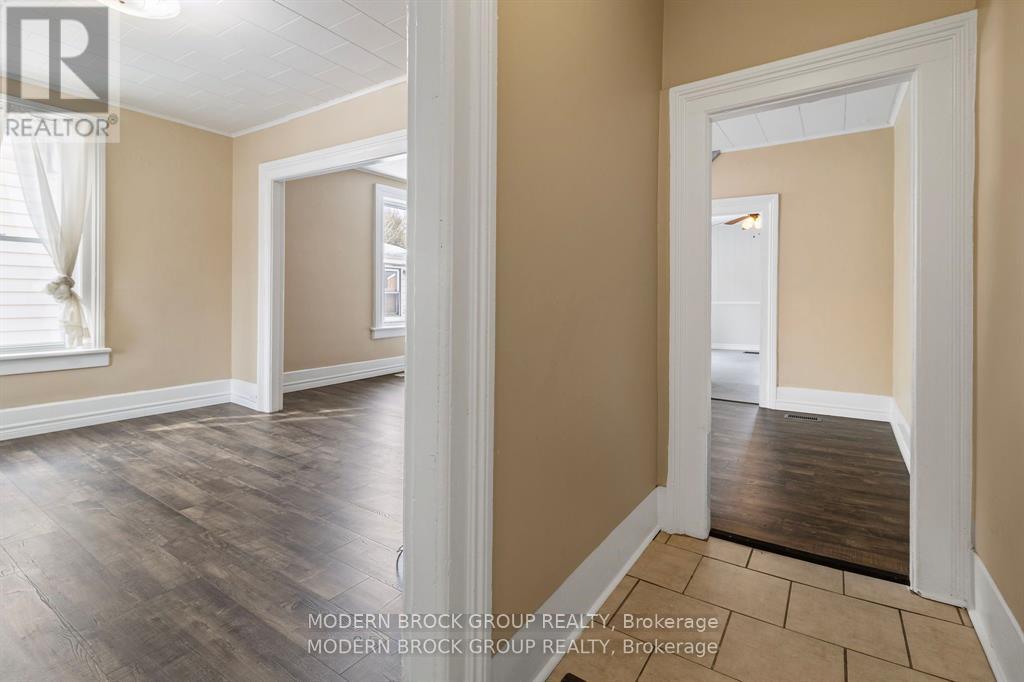 96 BROCK STREET - 6