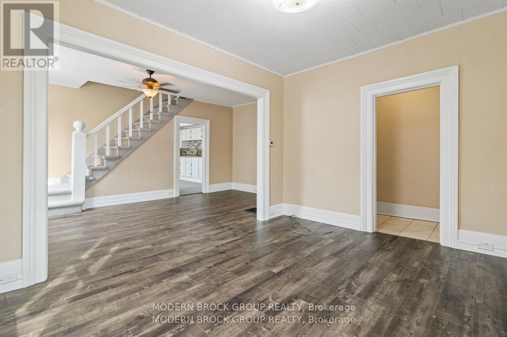 96 BROCK STREET - 8