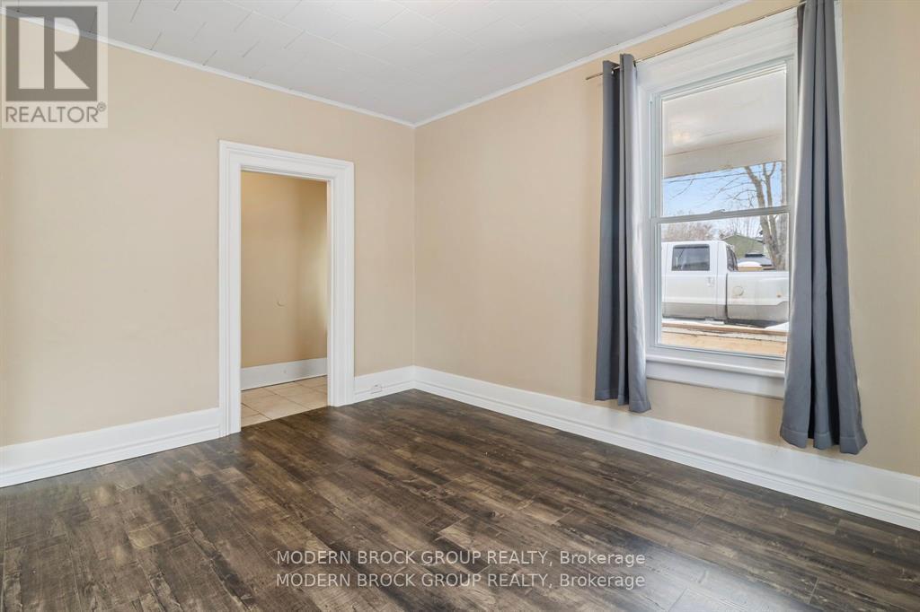 96 BROCK STREET - 9