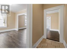 Bathroom - 96 Brock Street, Brockville, ON K6V4G1 Photo 6