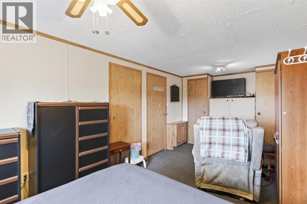 Listing photo – 325, 37534 England Way, Rural Red Deer County