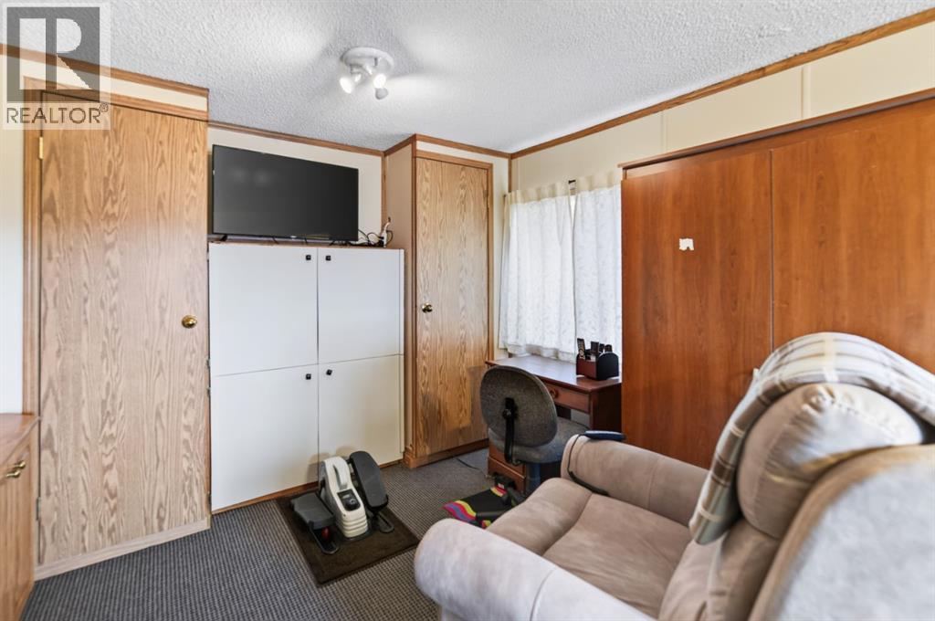 Listing photo – 325, 37534 England Way, Rural Red Deer County