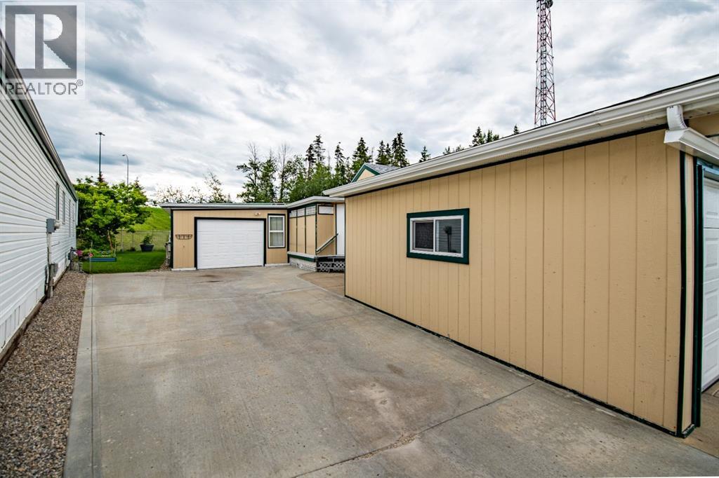 Listing photo – 325, 37534 England Way, Rural Red Deer County
