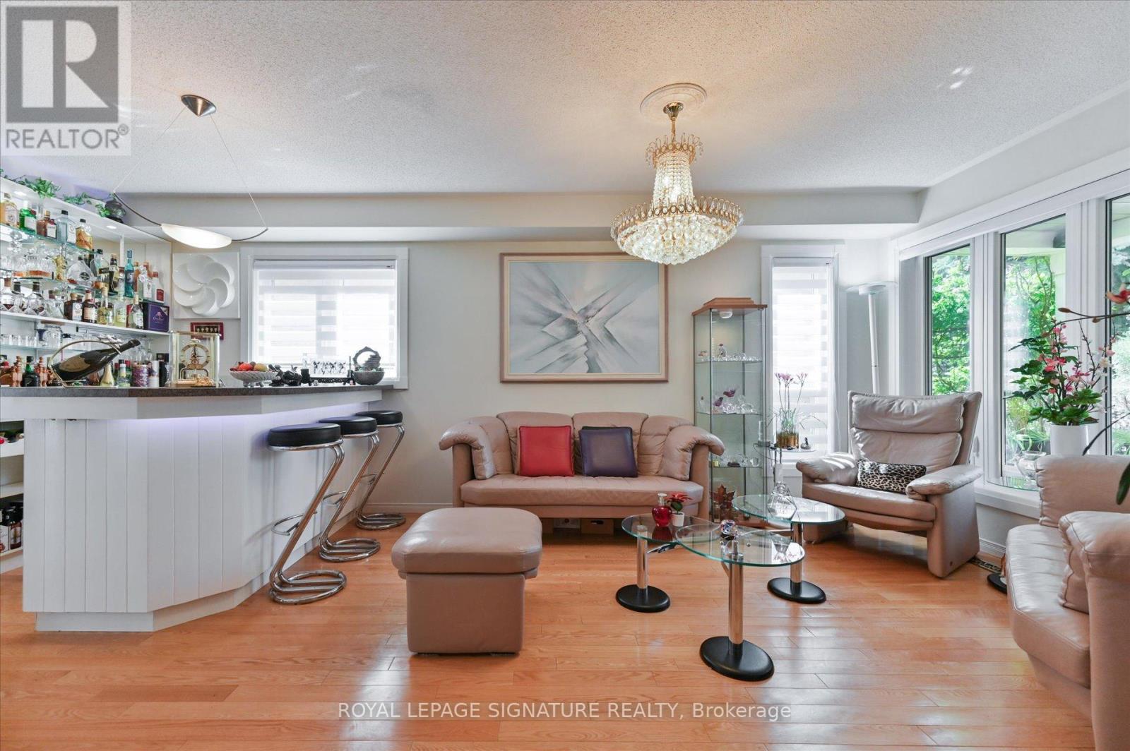 5481 PALMERSTON CRESCENT - 10