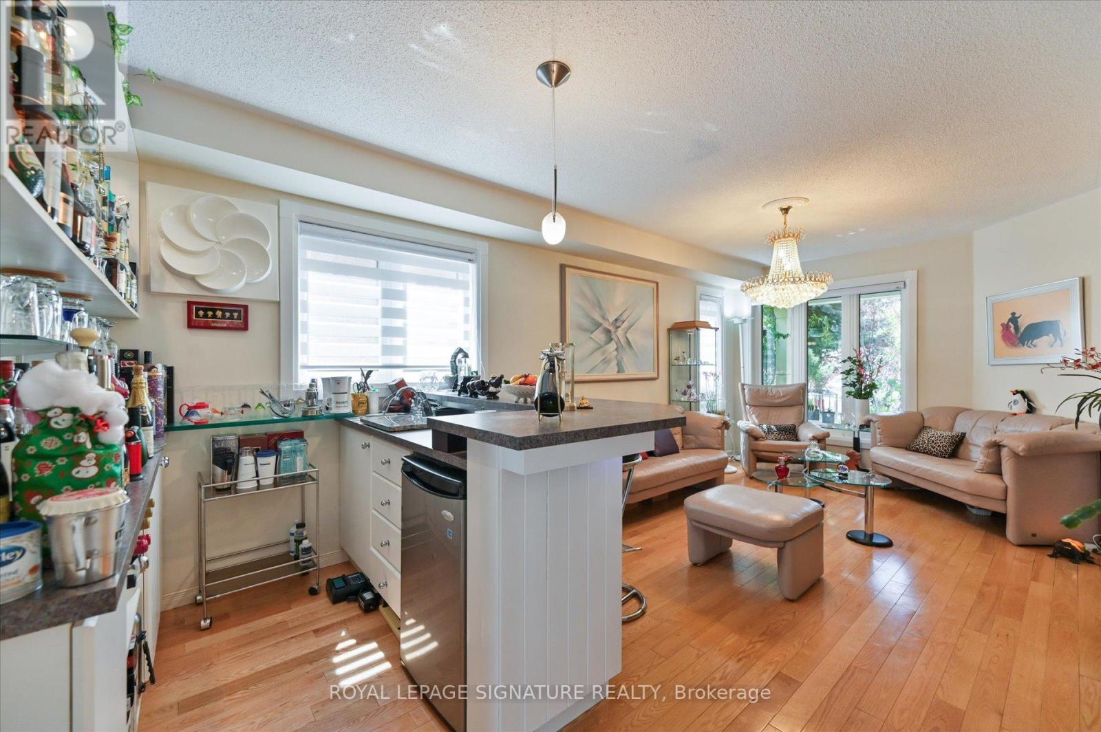 5481 PALMERSTON CRESCENT - 12
