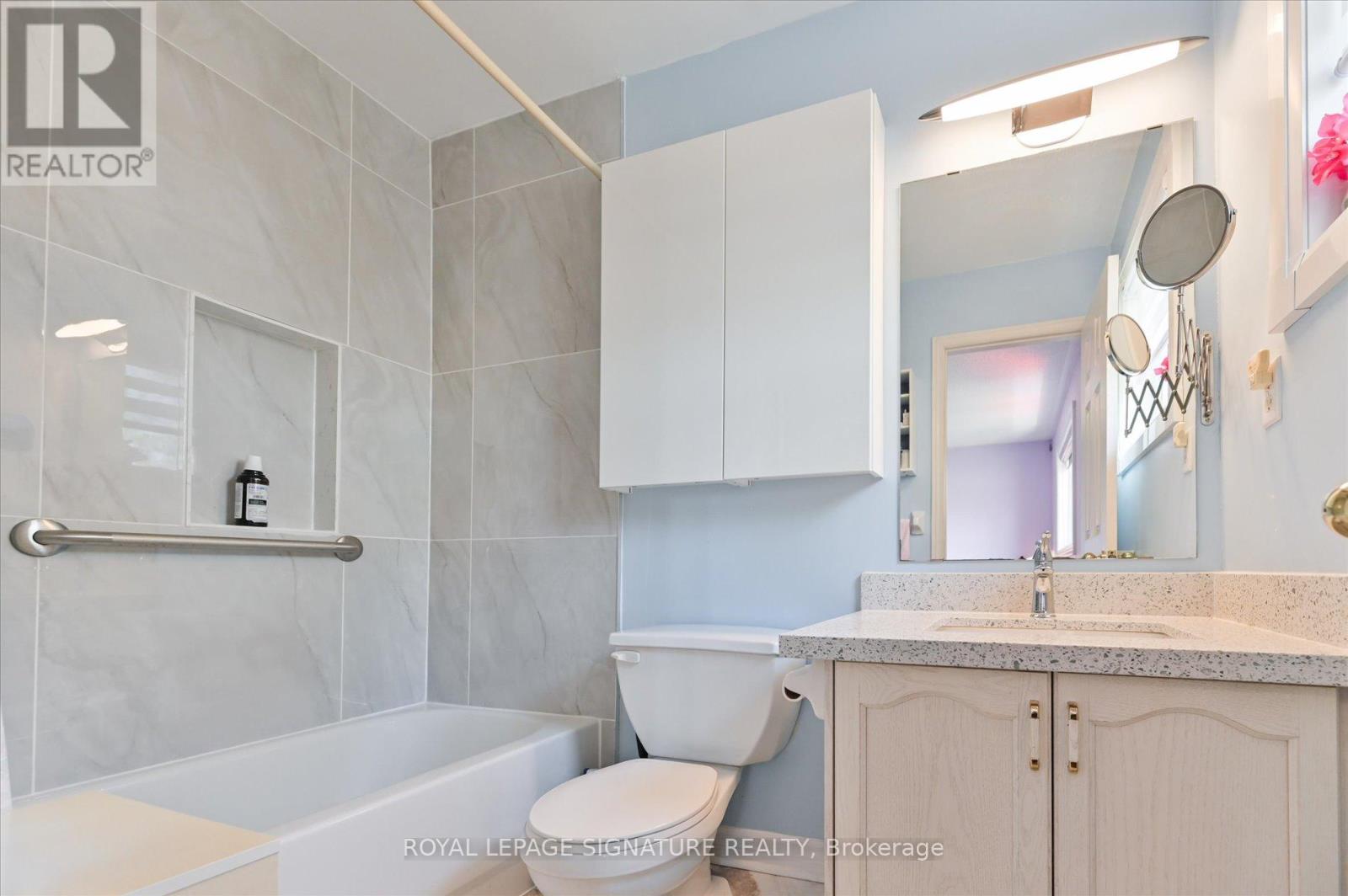 5481 PALMERSTON CRESCENT - 29