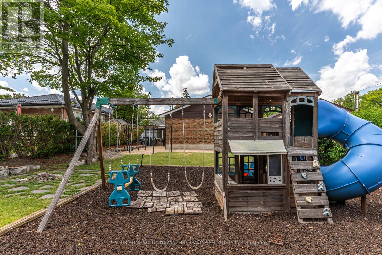 5 HALLOW CRESCENT - 15