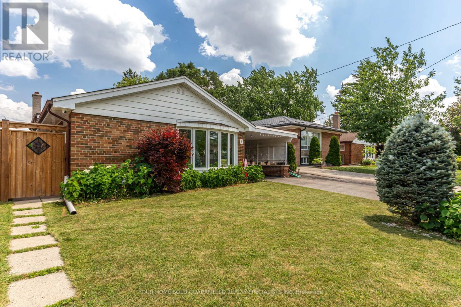 5 HALLOW CRESCENT - 16