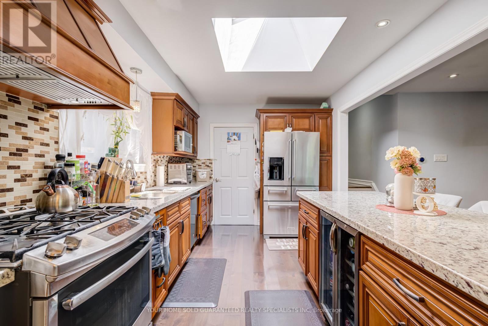 5 HALLOW CRESCENT - 18