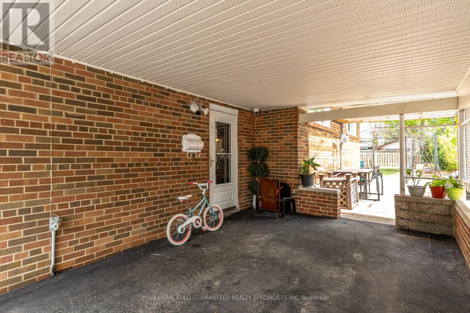 5 HALLOW CRESCENT - 9