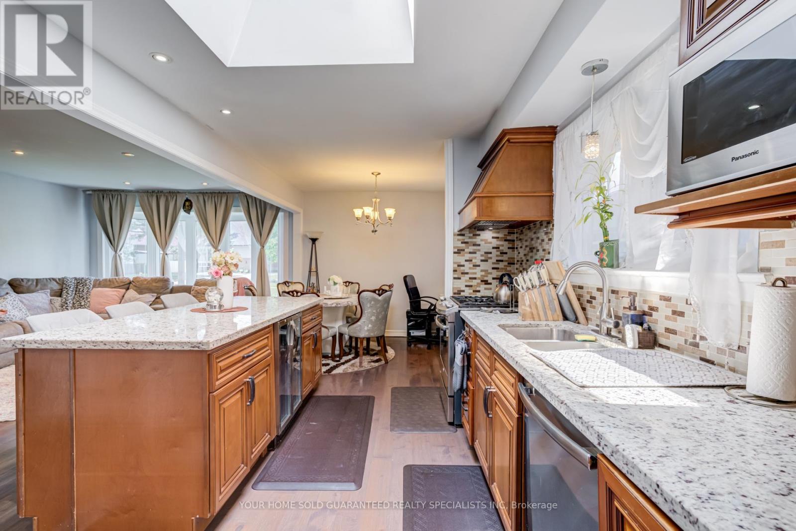 5 HALLOW CRESCENT - 5
