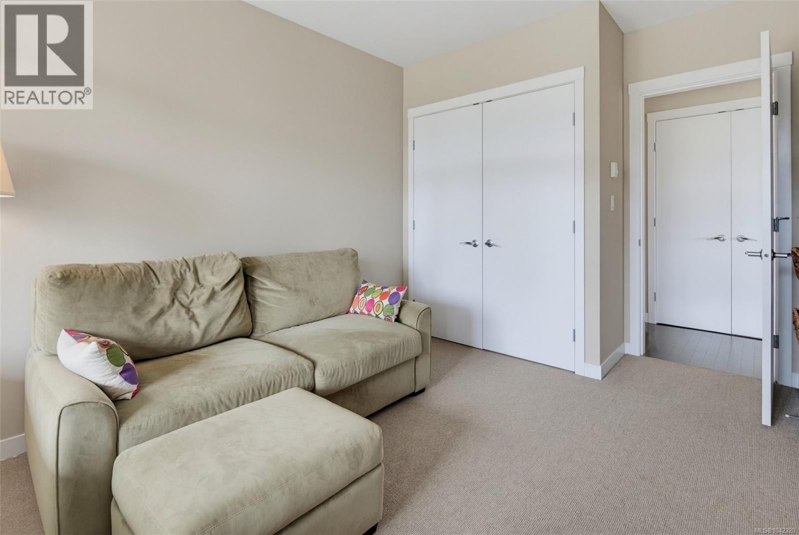 402 999 Burdett Avenue, Victoria