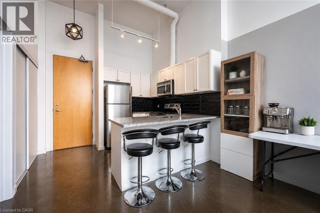 #509 404 KING Street W - 4