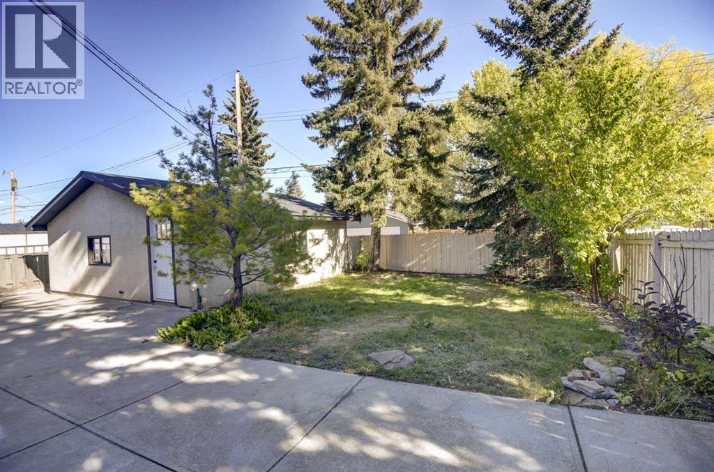 205 Allan Crescent SE - 24