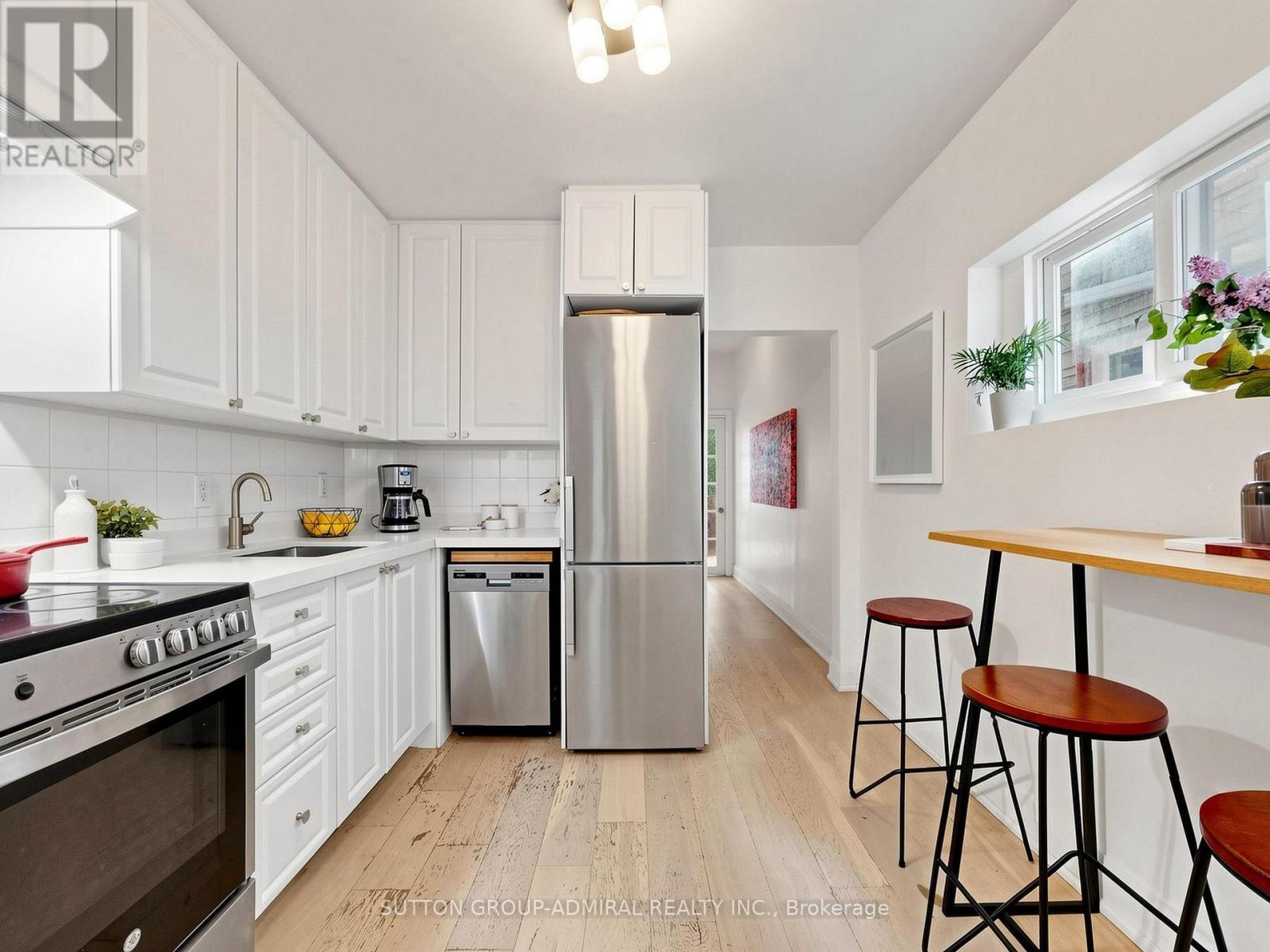 275 VICTORIA PARK AVENUE - 13
