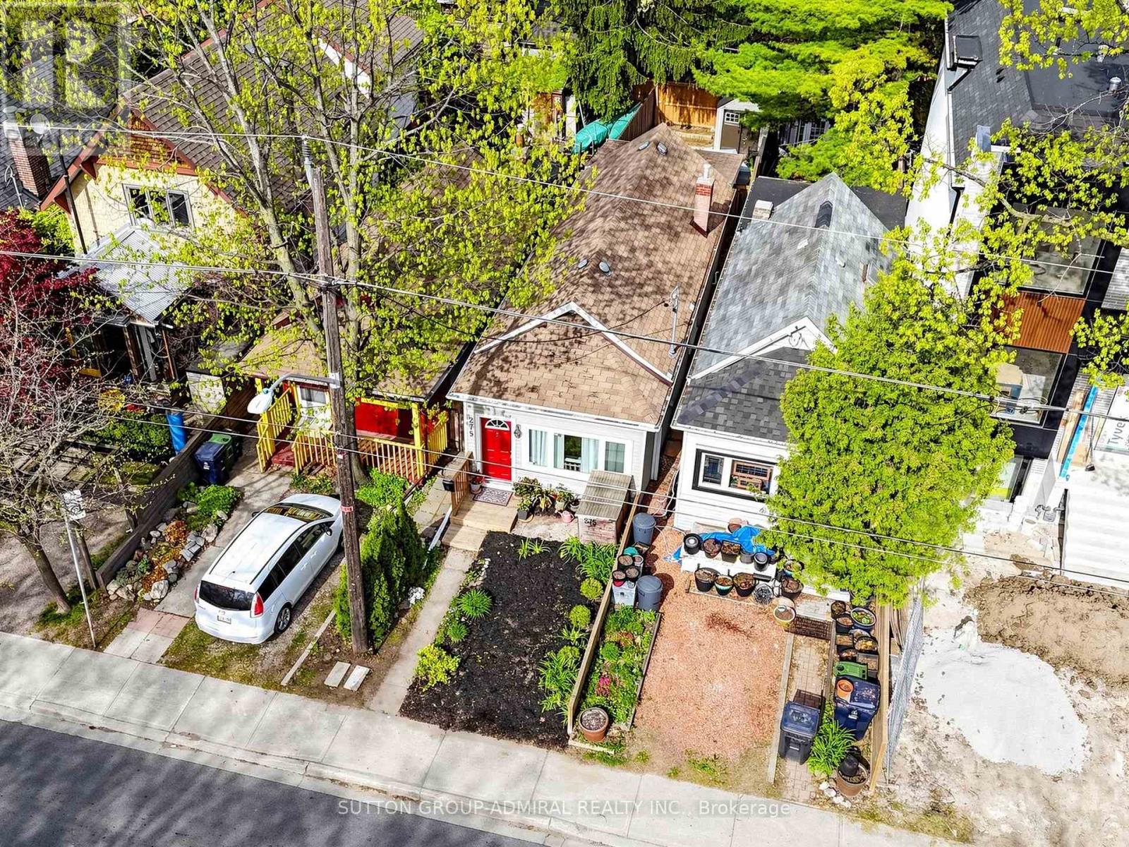 275 VICTORIA PARK AVENUE - 40