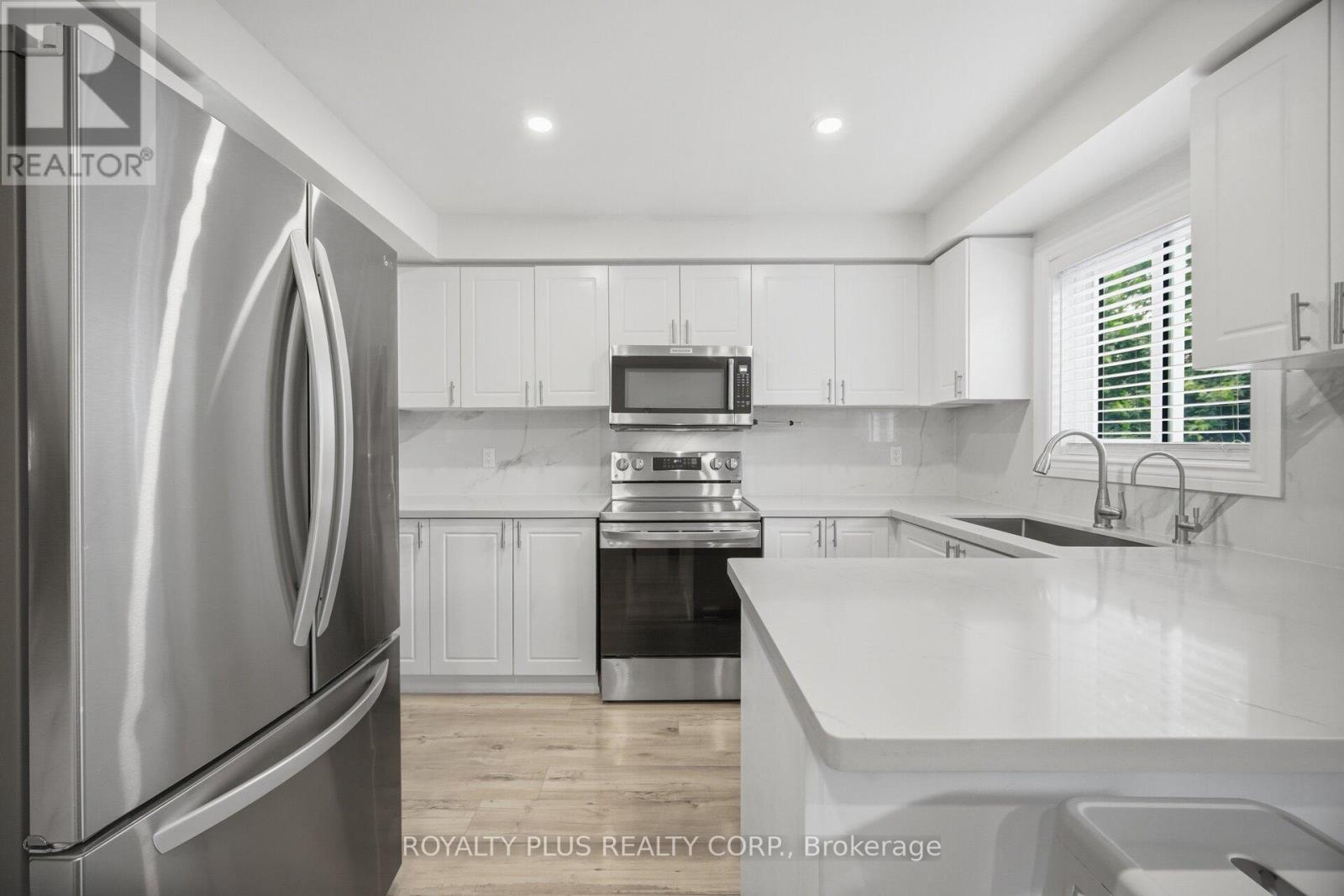 452 JAY CRESCENT - 10