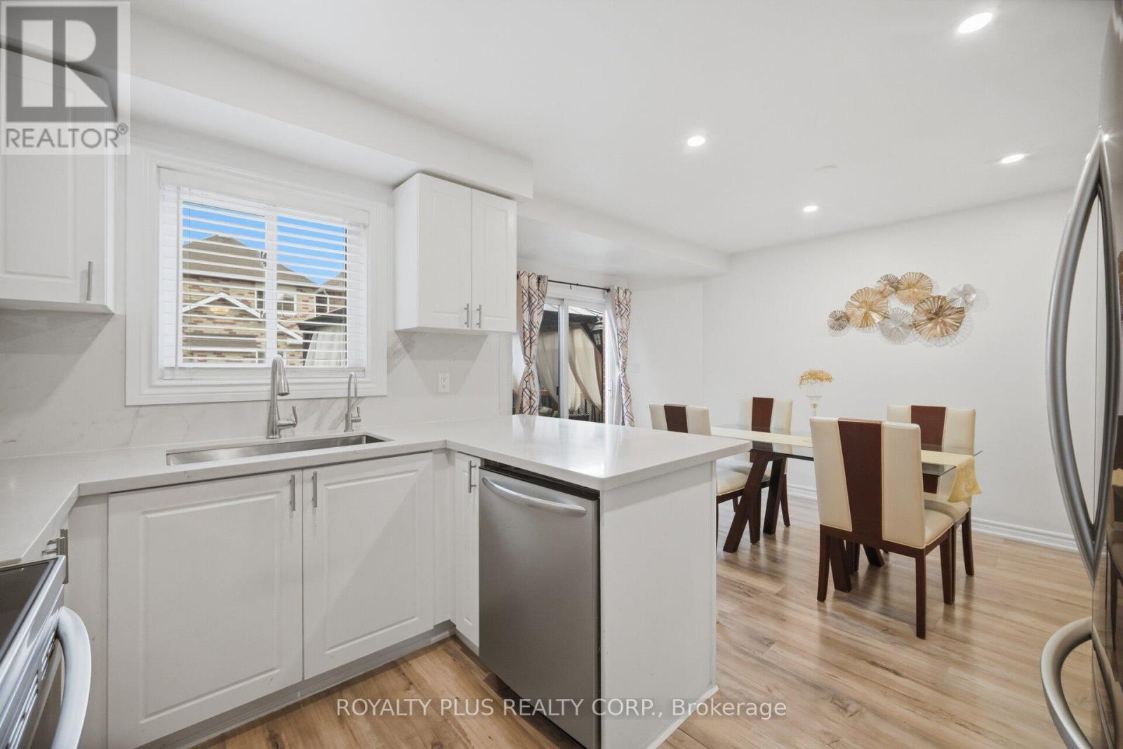452 JAY CRESCENT - 12
