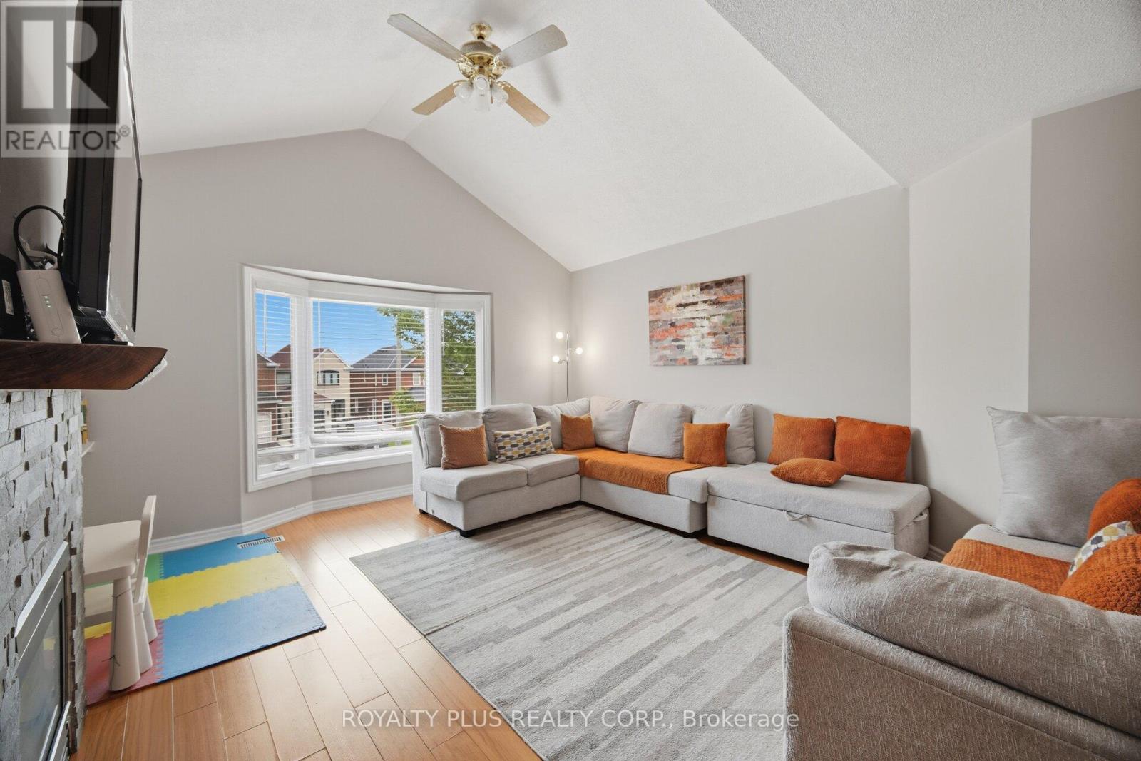 452 JAY CRESCENT - 20