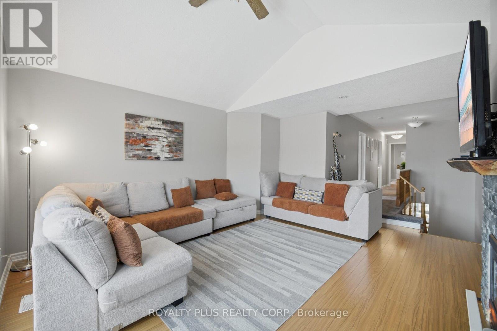 452 JAY CRESCENT - 21