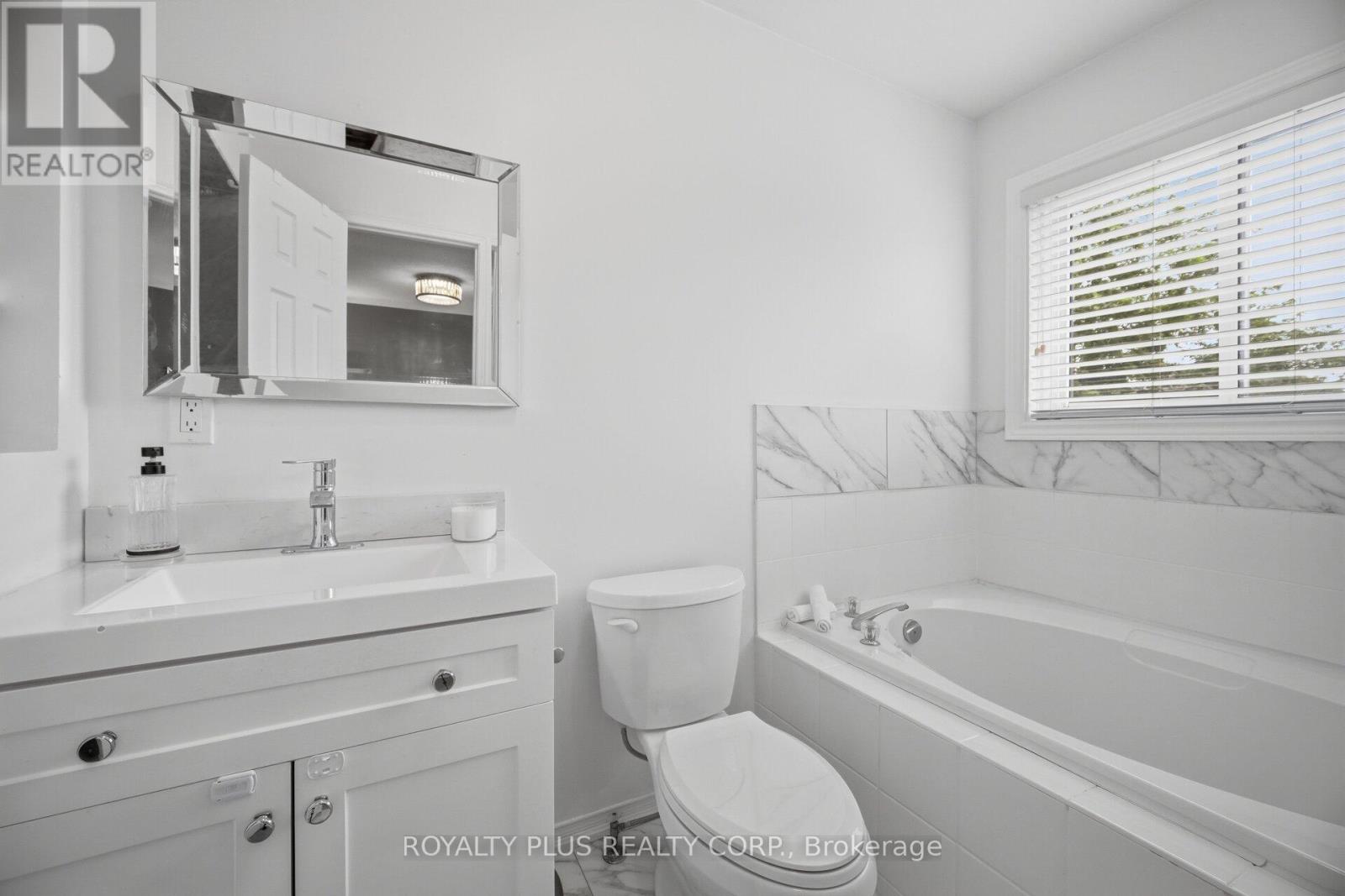 452 JAY CRESCENT - 28