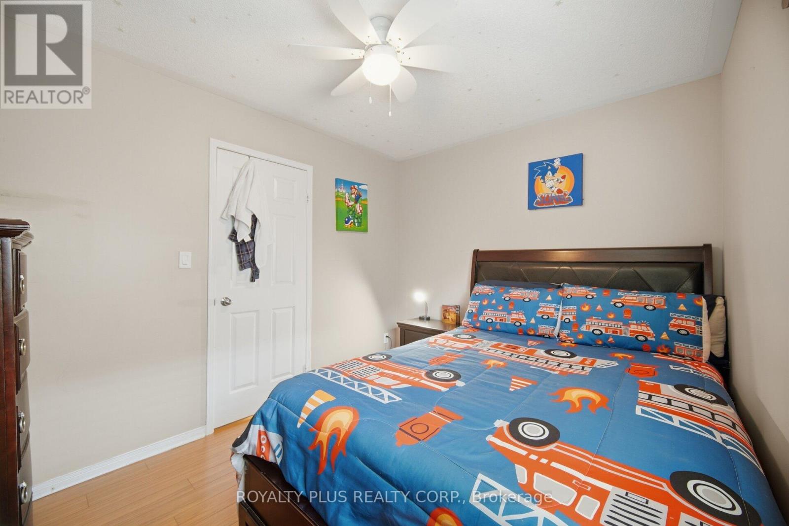 452 JAY CRESCENT - 31
