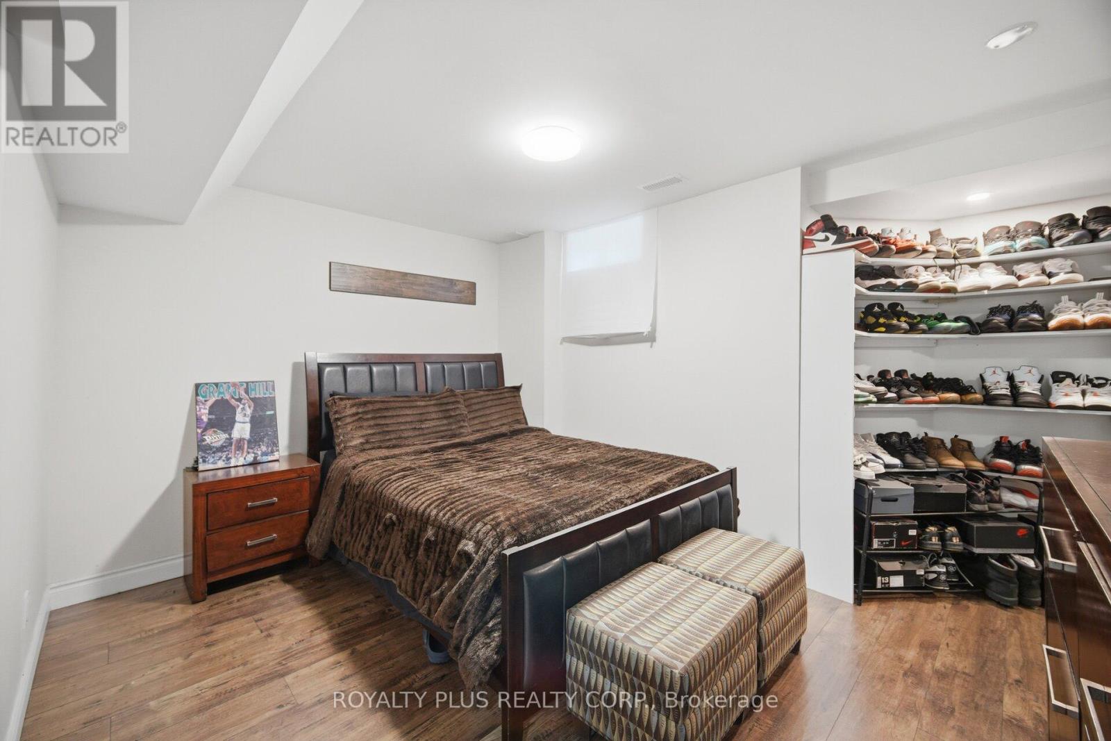 452 JAY CRESCENT - 40