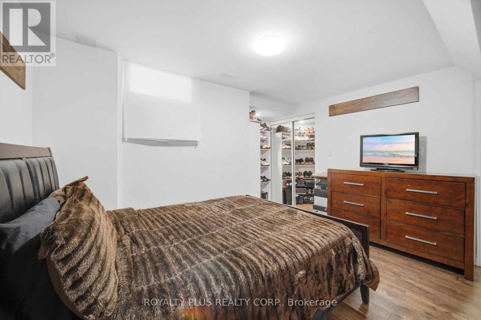 452 JAY CRESCENT - 41