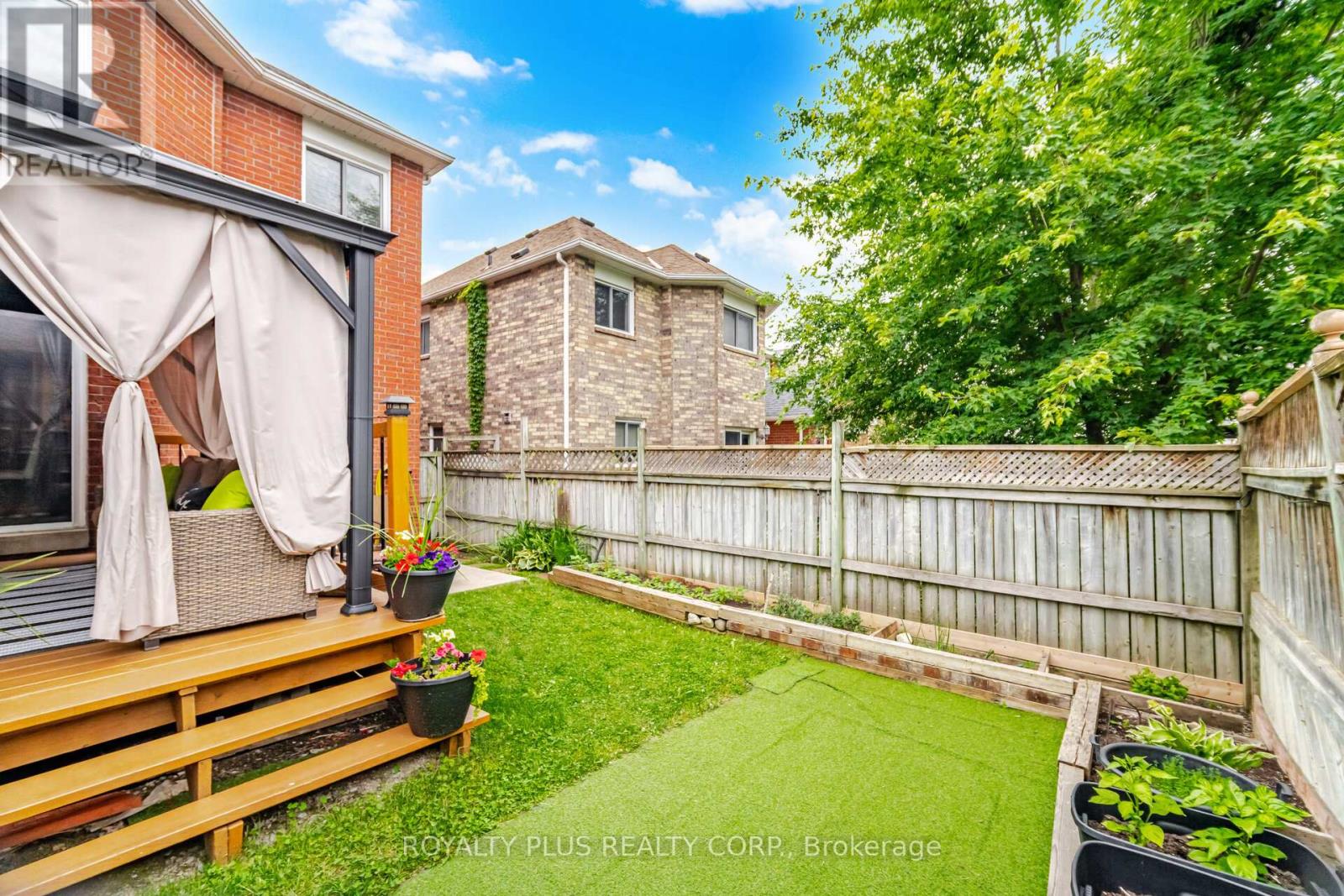 452 JAY CRESCENT - 48