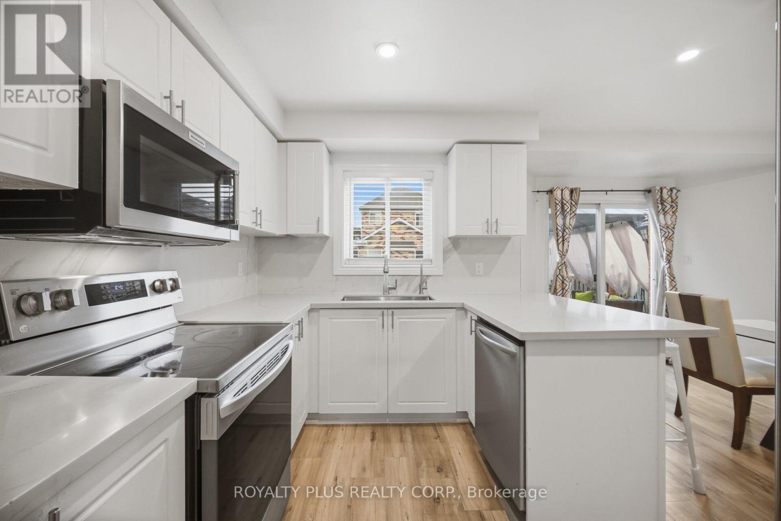 452 JAY CRESCENT - 9
