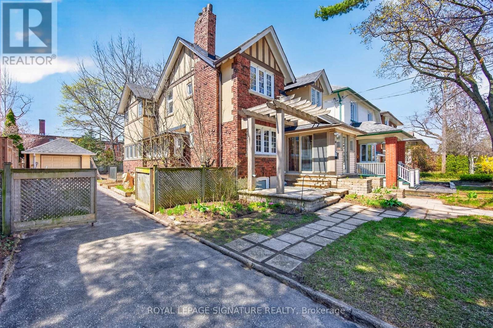426 ARMADALE AVENUE - 1