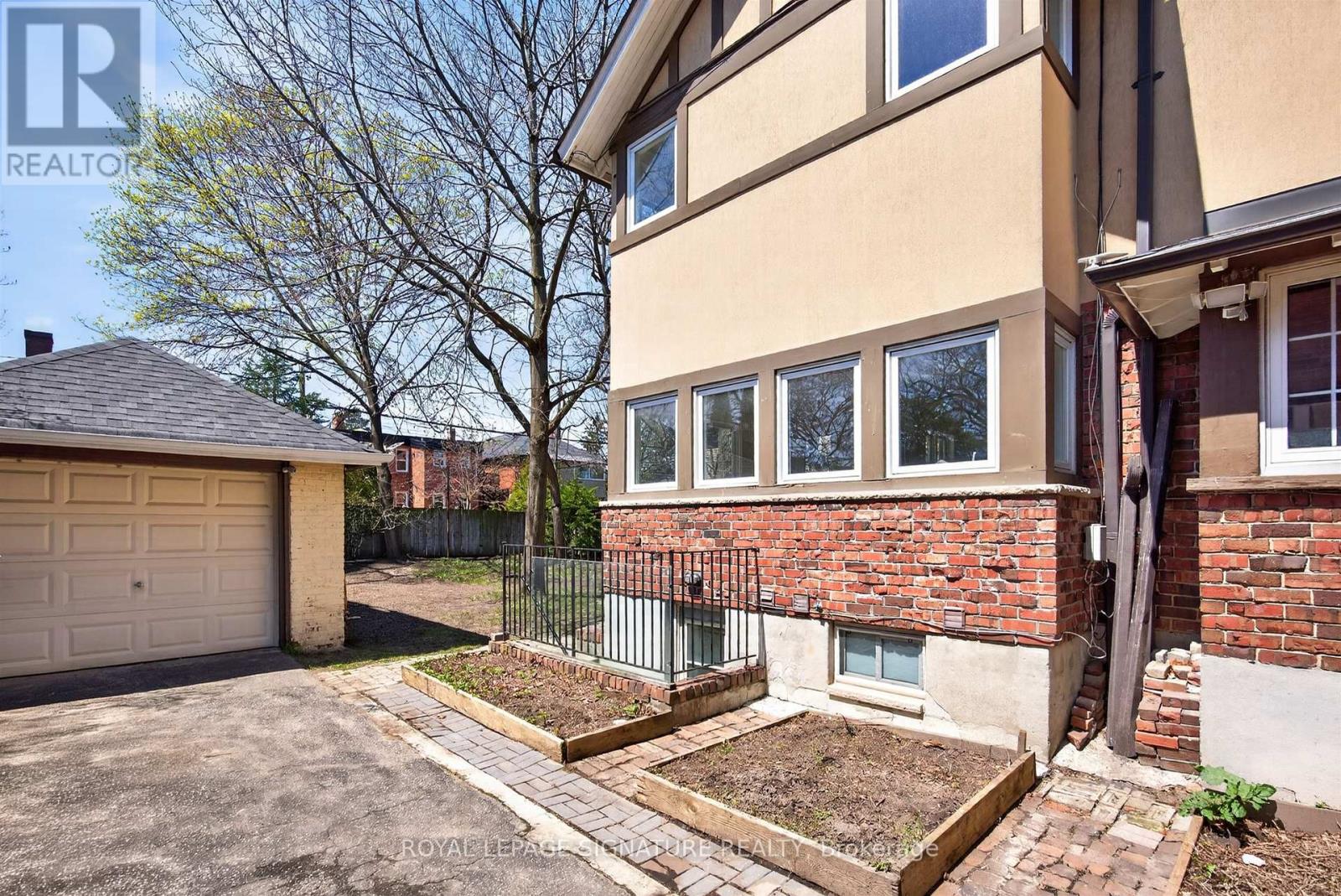426 ARMADALE AVENUE - 49