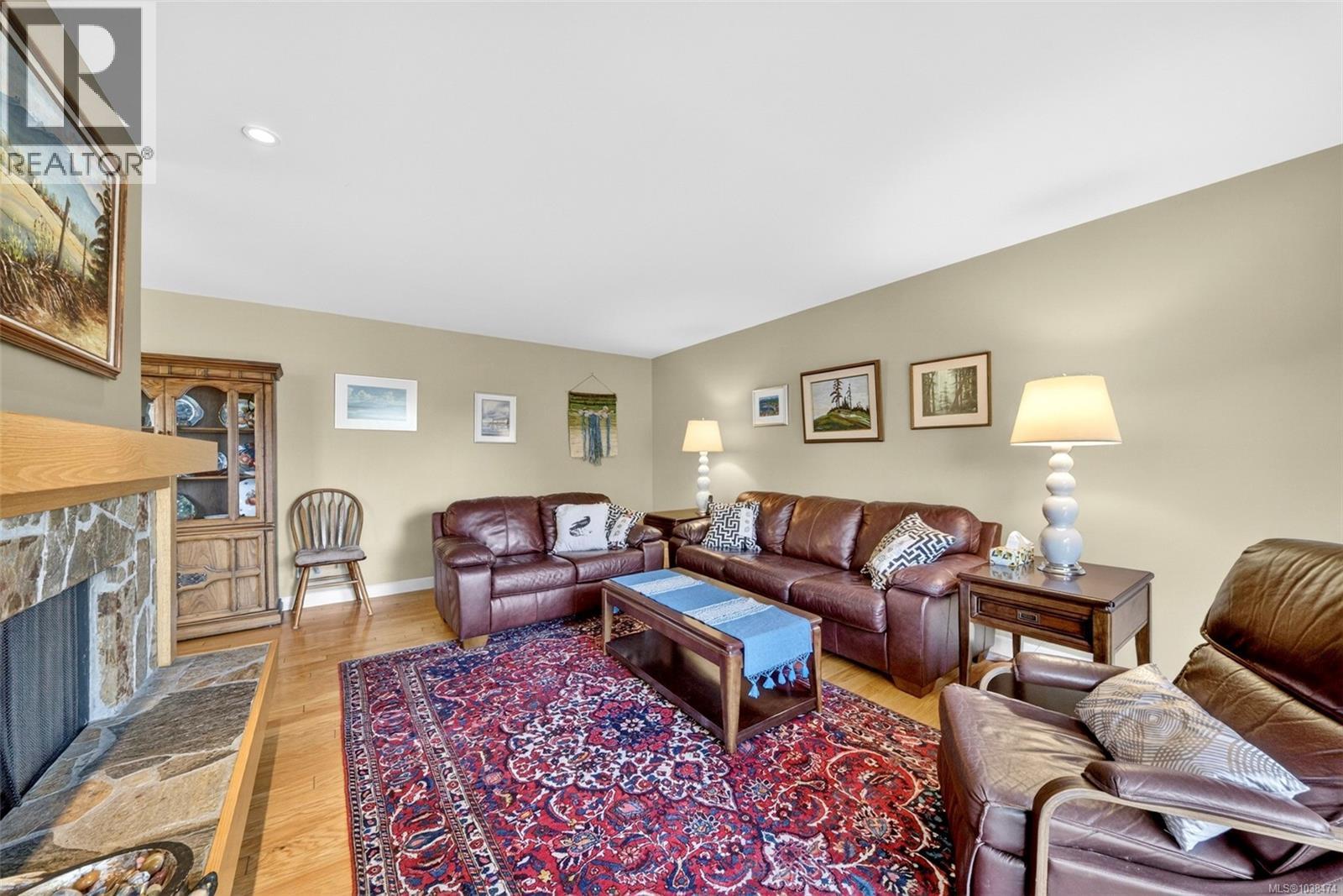 #1 946 Selkirk Ave - 16