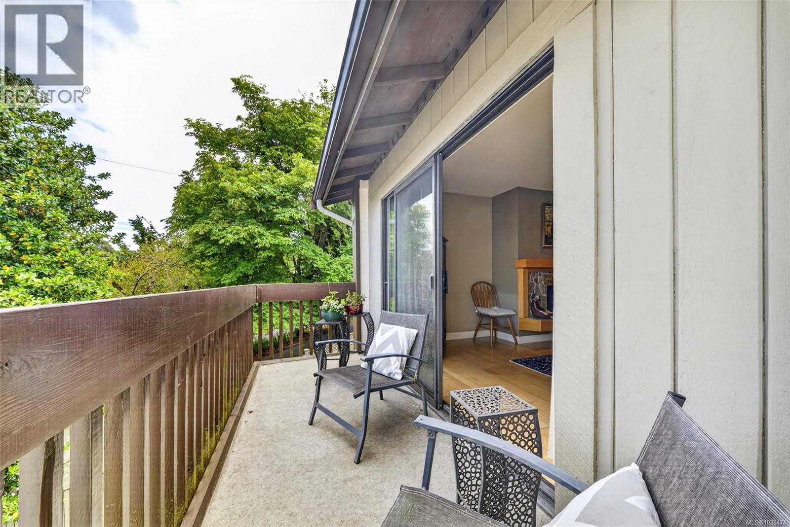 #1 946 Selkirk Ave - 19