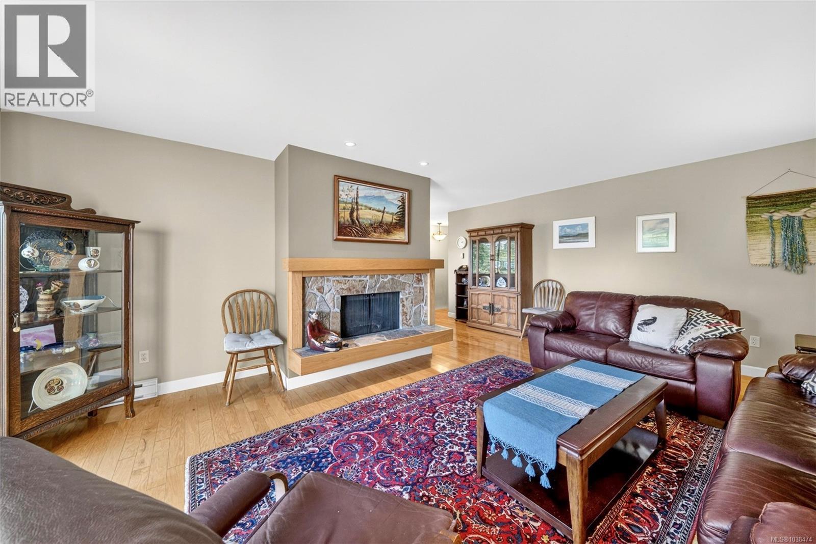 #1 946 Selkirk Ave - 17