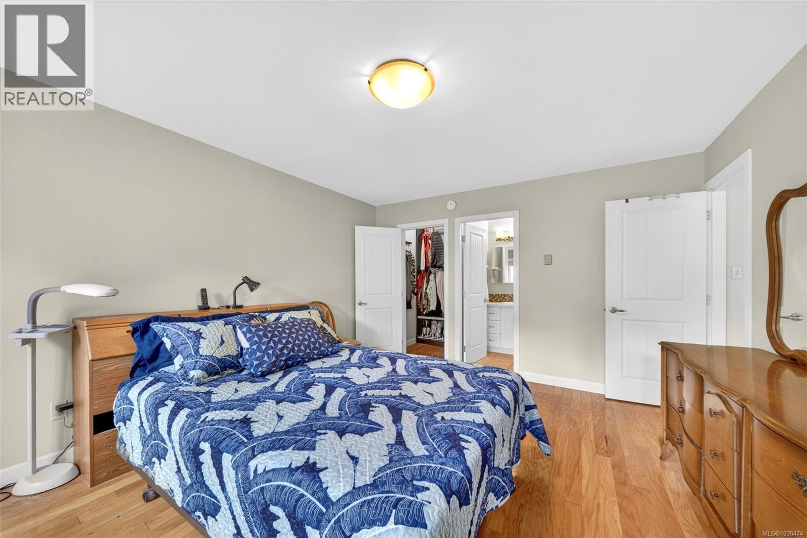 #1 946 Selkirk Ave - 24