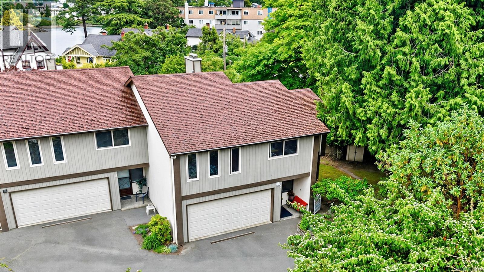 #1 946 Selkirk Ave - 44