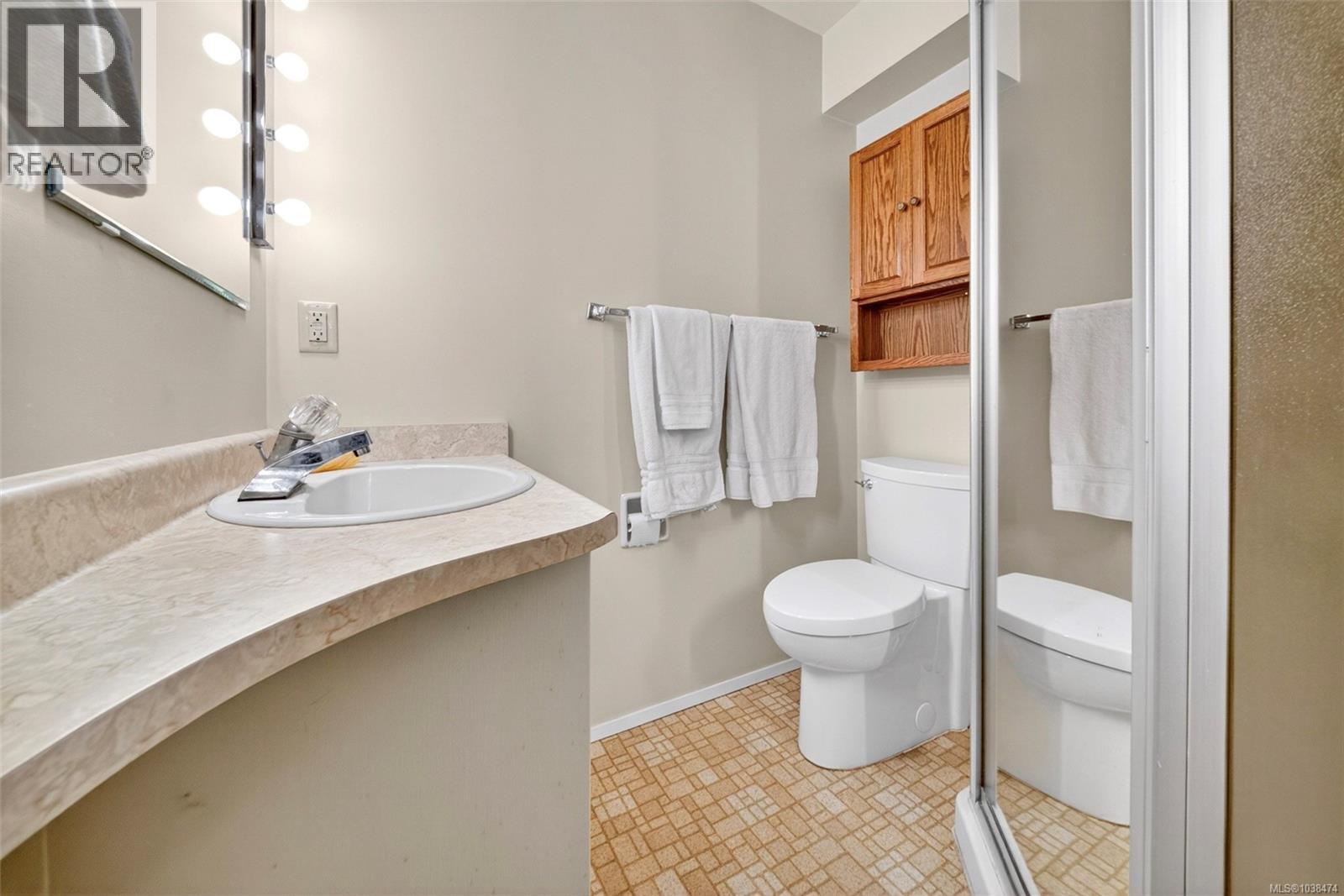 #1 946 Selkirk Ave - 35