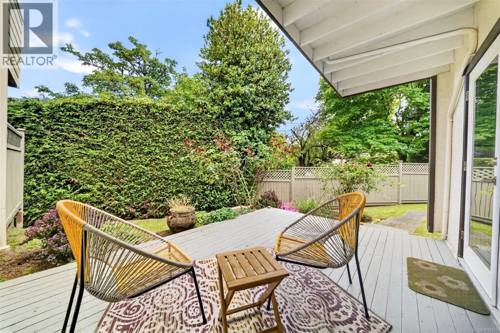 #1 946 Selkirk Ave - 37